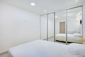 Appartement in the Heart of Paris Canal de L'ourq/crimee