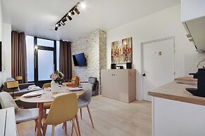 Intimate Flat w/ A/C & Jacuzzi - 2br/6p Montmartre