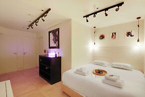 Intimate Flat w/ A/C & Jacuzzi - 2br/6p Montmartre