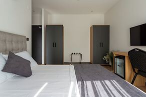 ATM Suite Hotel