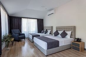 ATM Suite Hotel