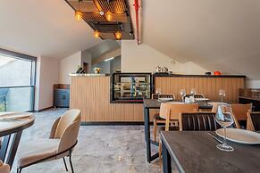 ATM Suite Hotel