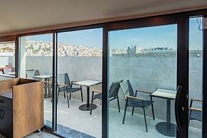 ATM Suite Hotel