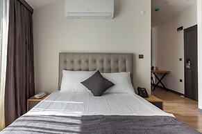 ATM Suite Hotel