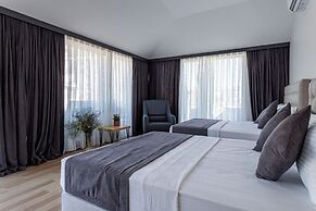 ATM Suite Hotel