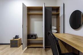 ATM Suite Hotel