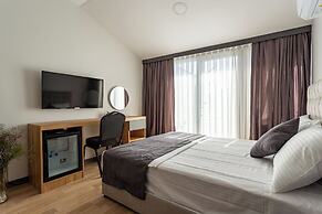 ATM Suite Hotel