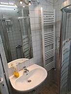 Center Apartment With Private Yard D11