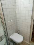 Center Apartment With Private Yard D11