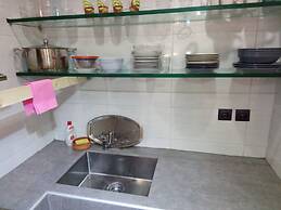 Center Apartment With Private Yard D11