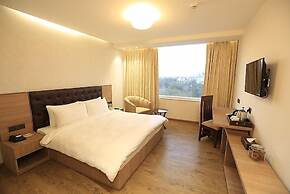 Hotel 91 Huda City Centre