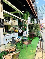 Domon Riverside Hotel