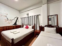 Domon Riverside Hotel