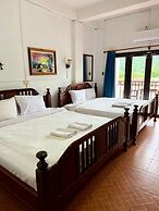 Domon Riverside Hotel