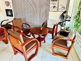 Domon Riverside Hotel