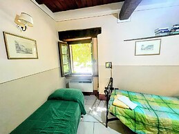 Spoleto Poolside - Sleeps 24