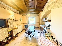 Spoleto Poolside - Sleeps 24
