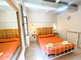 Spoleto Poolside - Sleeps 24