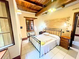 Spoleto Poolside - Sleeps 24