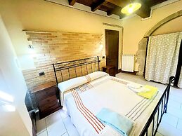 Spoleto Poolside - Sleeps 24