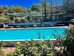 Spoleto Poolside - Sleeps 24