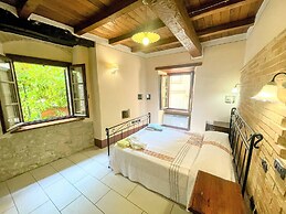 Spoleto Poolside - Sleeps 24