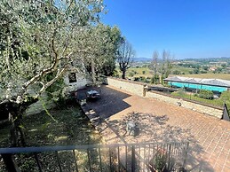 Spoleto Poolside - Sleeps 24