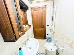 Spoleto Poolside - Sleeps 24