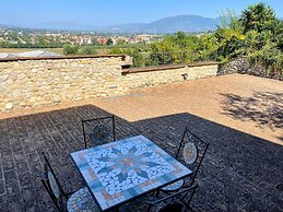 Spoleto Poolside - Sleeps 24