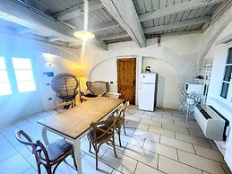 Spoleto Poolside - Sleeps 24