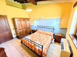 Spoleto Poolside - Sleeps 24