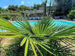 Spoleto Poolside - Sleeps 24