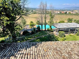 Spoleto Poolside - Sleeps 24