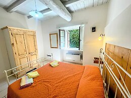 Spoleto Poolside - Sleeps 24