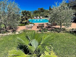 Spoleto Poolside - Sleeps 24