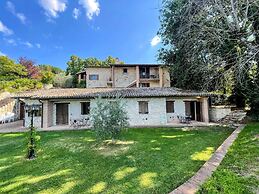 Spoleto Poolside - Sleeps 24