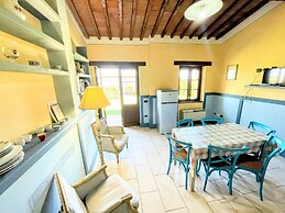 Spoleto Poolside - Sleeps 24