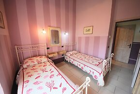 Spoleto Poolside - Sleeps 24