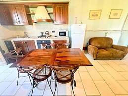 Spoleto Poolside - Sleeps 24