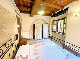 Spoleto Poolside - Sleeps 24