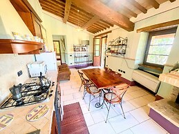 Spoleto Poolside - Sleeps 24