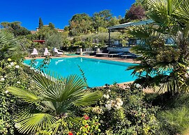 Spoleto Poolside - Sleeps 24