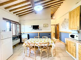 Spoleto Poolside - Sleeps 24