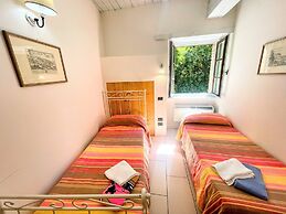 Spoleto Poolside - Sleeps 24