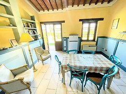 Spoleto Poolside - Sleeps 24