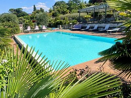 Spoleto Poolside - Sleeps 24