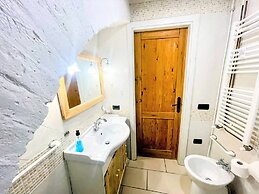 Spoleto Poolside - Sleeps 24