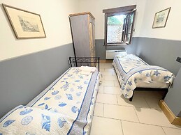 Spoleto Poolside - Sleeps 24