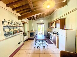 Spoleto Poolside - Sleeps 24