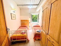 Spoleto Poolside - Sleeps 24